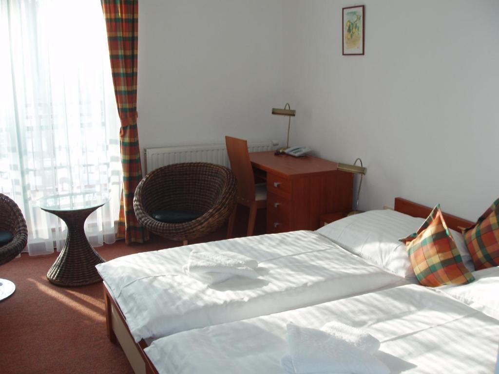 Hotel Loucky Litvinov Ruang foto