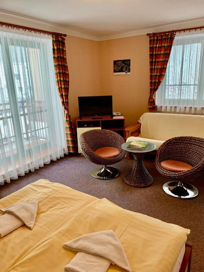 Hotel Loucky Litvinov Bagian luar foto