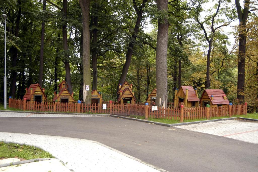 Hotel Loucky Litvinov Bagian luar foto